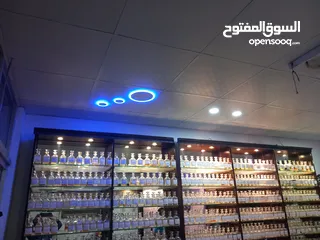  1 محل عطور  للبيع