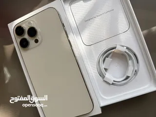  7 ايفون 14 برو ماكس لون ذهبي بحالة ممتازة 128 غيغابايت مع الشاحن والكرتونة والكفرات مجاناً