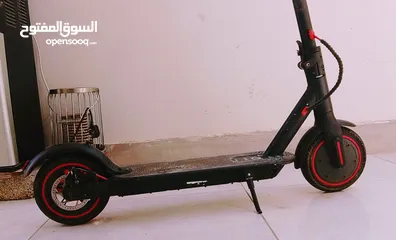  1 سكوتر كهربائي