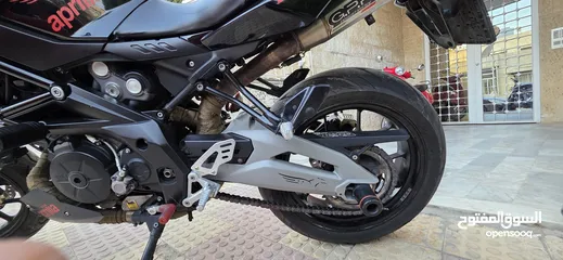  12 دراجة ابريليا 750 cc بحالة ممتازة 2016 ماشية 24000 فقط مالك ثاني صيانة دورية في الشركة 3200 دينار