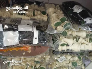  3 رقعة شطرنج جلد رول بطولات. احجار الشطرنج عظم  مع شنته
