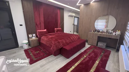  19 فيلا فاخرة مميزة للبيع ضاحية الامير علي موقع مميز وقريب من الخدمات 750 م بناء