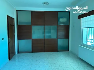  16 مزرعة للبيع   بأجمل  مناطق الصبيحي (ميسرة) على قمة الجبل ذو اطلالة خلابة