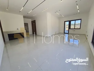 5 شقة طابق اول للبيع في طريق المطار بمساحة بناء 202م