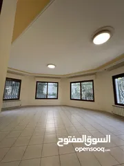  12 شقة فارغة للايجار ارضي مع حدائق قرب خاشوقه 9400د