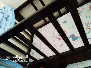  26 سجاد شاغي تقيل كتير الاصلي تنتين وحده لون اسود وحده لون عسلي وتخت اطفال خشب بلوط تقيل