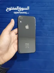  1 iPhone XR شبه جديد