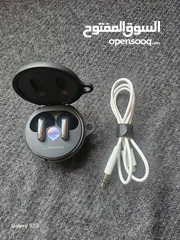  4 سماعة lg  موديل lg fp9  بحاله ممتازه جدا