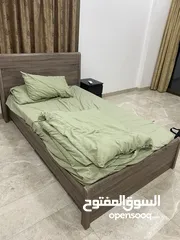  1 سرير نوم مع ادوشق 30omr
