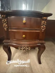  2 للبيع: أثاث غرفة نوم أنيق وفخم   فرصة لا تتكرر – قطع ناعمة وفخمة بحالة ممتازة!
