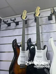  5 جيتار الكترك كفاله سنه كامله  كولتي عالي  مع حقيبه وريشه هديه