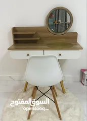  2 طاولة تسريحه / Dressing table