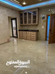  17 بيت للبيع كاش