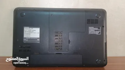  7 للبيع لابتوب Toshiba Satellite C850-A786 تصميم أنيق وهيكل خارجي بحالة جيدة .