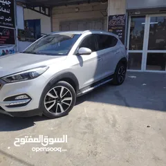  4 هيونداي توسان 2016