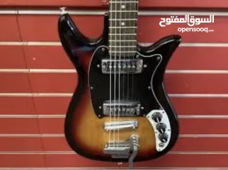  1 جيتار اليكتريك نوع teisco بحاله جيده جدا مع دعسات