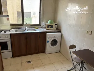  7 شقة   في الجبيهة للايجار عائلات او شباب فقط