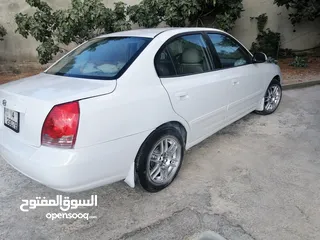  10 بدله عدد 8 للبيع بسعر 20 + سياره هونداي اكس دي 2003 للبيع بسعر 3300