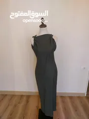  26 عدة فساتين جديدة و ماركات اسعارها من 10-12 دينار.