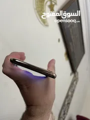  4 ايفون 11 برو ماكس 256 جيجا شبه جديد