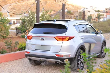  8 كيا سبورتج جتي لاين 2016فلل اضافات مع فتحة سقف بنوراما للبيع بسعر حررررق كاش نخب و ماتور 2000ديزل