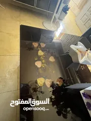  7 طاولة جلوس خشب سويد مع ازاز و 4ادراج