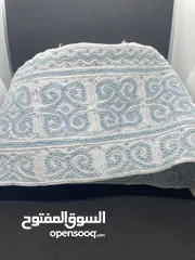  1 للبيع كميم عمانية خياطة يد مقاس 10 ونص و 11ونص، لون ازرق فاتح ولون بني