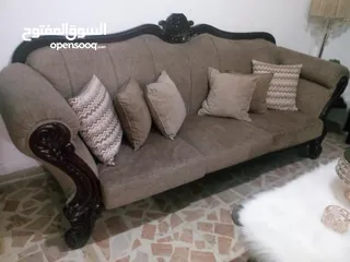  3 طقم كنب بحال الوكاله للبيع بسعر طري  ممتاز والخشب ميه ميه وجامد