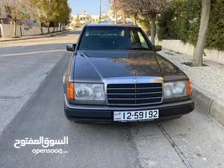  4 Mercedes Benz E200