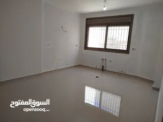  14 شقه مع حديقه للبيع