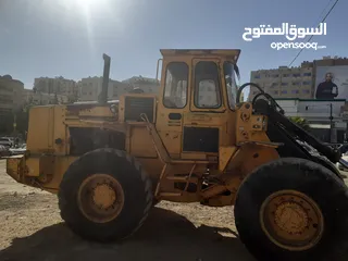  10 حفارةكوماتسوللبيع جرافه فولفو L90 للبيع