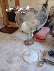  2 مجموعه خرده للبيع  وثريات  نحاس  و2تخت خشب للجادين