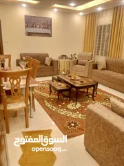  12 شقه للبيع طابق ارضي موقع مميز