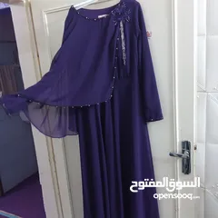  5 فستان جديد و على الجنب شال شيفون ملتصق فيه و الفستان كله شيفون كلوش