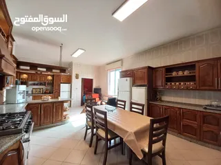  16 شقة طابقية مفروشة للإيجار في السابع  ( Property 32536 ) سنوي فقط