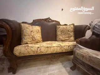  2 طقم اثاث غرفة صالون اشلي بحالة جيدة للبيع