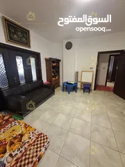  10 شقة مميزة أرقى واجمل مناطق عبدون مع حديقة بمساحة 300م