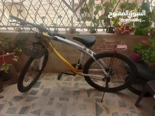  1 دراجه هوائيه نوع ترايوبلاد  .. مميزه كبيره تناسب الاعمار والاحجام الكبيره والاشخاص  طوال القامه .  د