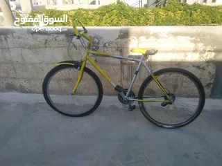  1 بسكلتين جنط 26وجنط20 شصي طويل استعمال 3اشهر