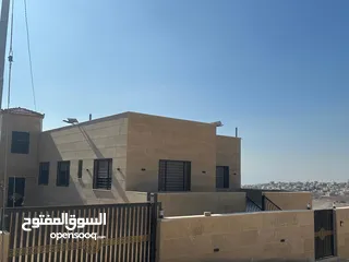  10 بيت مستقل مساحه البناء صافي175متر البناء الفعلي 240م // تشطيب سوبر ديلوكس، منطقة هادئه ومطله وجميله.