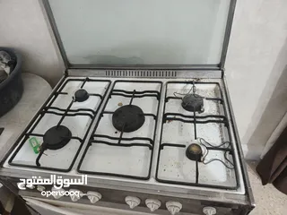  1 فرن غاز بحالة جيدة للبيع  5 عيون شغالة  الفرن شغال 100% اقرئ الوصف