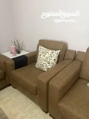  4 طقم كنب بني للبيع بحالة جيدة