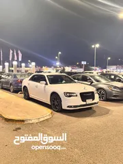  3 كرايسلر 300S رقم بغداد موديل 2019 لون ابيض