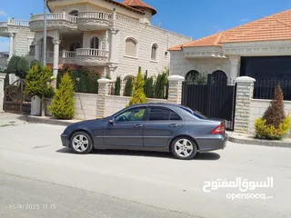  1 سيارة للبيع