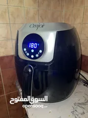  1 قلاية هوائية بدون زيت وراد الكويت للبيع بسبب السفر حالتها ممتازه