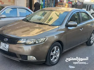  5 كيا فورتي سيراتو قير اوتوماتيك موديل 2010