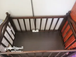  2 تخت بيبي زان 100٪ للبيع