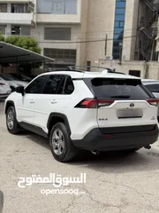  9 تويوتا راف فور موديل 2022 هايبرد فورويل  حره جديد بحالة الوكاااله