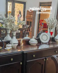  7 طاولة سفره مع بيرو بحاله ممتازه في اربد.