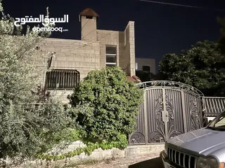  1 منزل + سوبرماركت مرخص للبيع